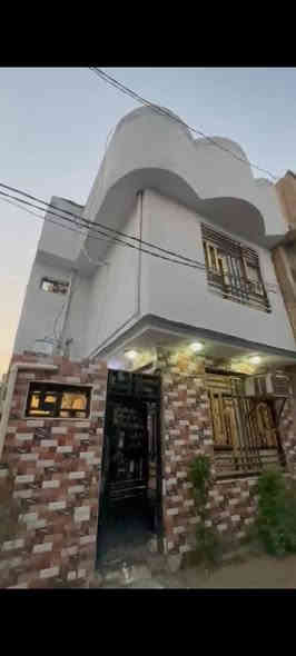 مشتمل للبيع مساحة 53متر طابو سند 25قرار محكمة خدمات ماء مجاري كهرباء مولد يبعد عن الأمام الحسين 2كيلو طريق حلة كربلاء قريب جداً على طريق الزوار يصلح حسينية او دار طابقين يحتوي الطابق الاول على استقبال وصاله ومطبخ وصيحات والطابق الثاني على غرفتين وصحيات السعر 65مليون وبيه مجال قليل العنوان كربلاء قنطرة السلام شارع المدرسي قرب مجمع الروان
للأتصال 
***********
