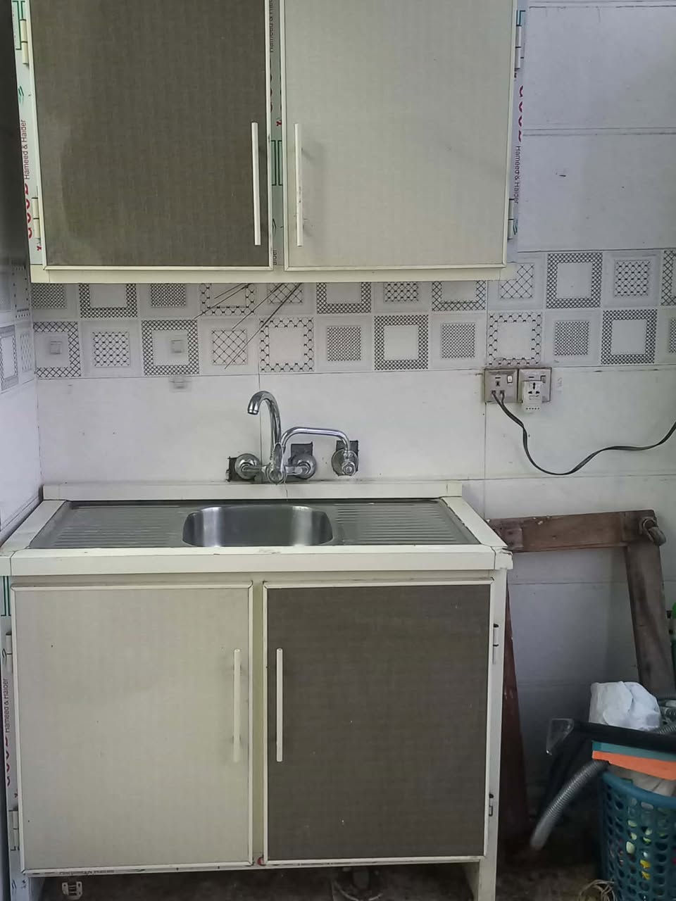 بلازمه 43 بيها نت 150 غساله ميديا 17 كيلو 185 كاونتر 130 ميز طعام 6 كراسي 140 طباخ ايطالي بس العين الوره مو شغاله 150 ثلاجه كبيره 150 مجمده 150غساله سامسونك 12 كيلو 150 غساله صحون 210 دوشك 75 ميز 4 كراسي 100 الاسعار مع التوصيل مكان بغداد *********** واتساب
