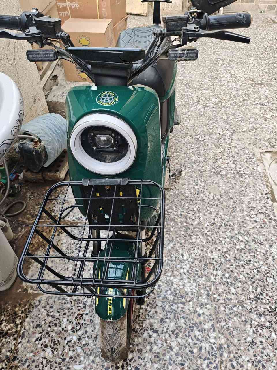 السلام عليكم دراجة شحن R9  2023خمسة بطاريات بريك ، لايت عالي ناصي، كلشي شغال بيها بس الفولتية مالتها 61 سعر 400 وبيها مجال للشراي يشهد الله جديدة وكلشي مابيها رقم للاتصال
***********
