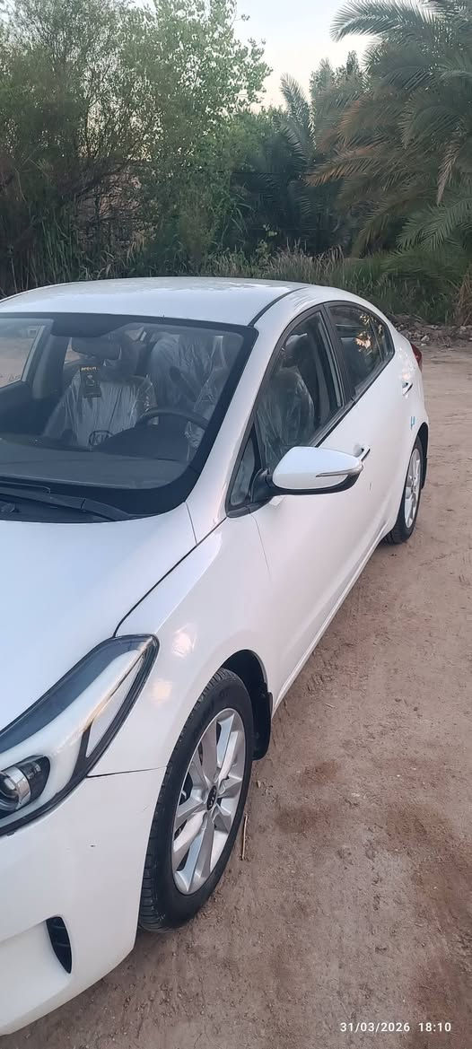 سيراتو مديل 17لسياره جاهزه من كلشي نضيفه ع وضعيت الشركه رقم اربيل بسم شركه مكفوله من لصبغ ولتبديل بيها بارد مبين بل صوره مكينه ما مفتوحه كير اصلي تخم تاير جديد تبريد شغال فول من عده لفتحه مري شفط اشاير 5ويل كب تحكم شاشه يدات نيكل السعر 130 وبيها مجال مكان غماس ديوانيه  للتصال ***********
