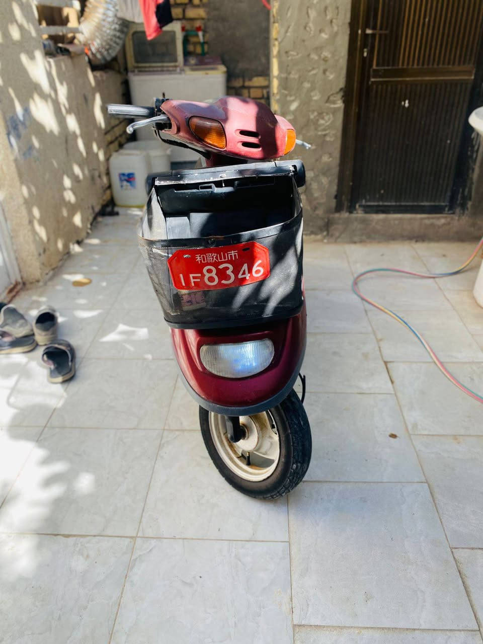 السلام عليكم
منغولي 2007 للبيع ما مفتوحة 
ما بيها نواقص كهربائيات.
***********
سعر 500 وبيها مجال..
