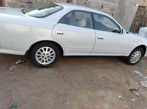 السلام عليكم مارك نفخ للبيع موديل 1993 رقم بصره انكليزي مكفوله كص ونقل جثه وضربه حداده جديده تخم تاير جديد توه شاده كهربائيات كلهه شغاله مكينه ففتي فيشه وحده السعر 60 وبي مجال بسيط رقم الهاتف ***********
