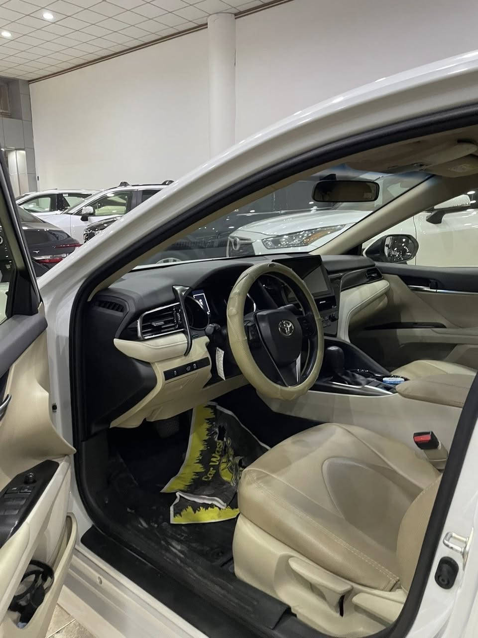 كامري
موديل ٢٠٢٤
شركه SAS 
كلين تايتل
بصمه
كوشن كهربائي 
بريك كهربائي 
٧٠كم ريفه جويه
رقم تله فون/***********
