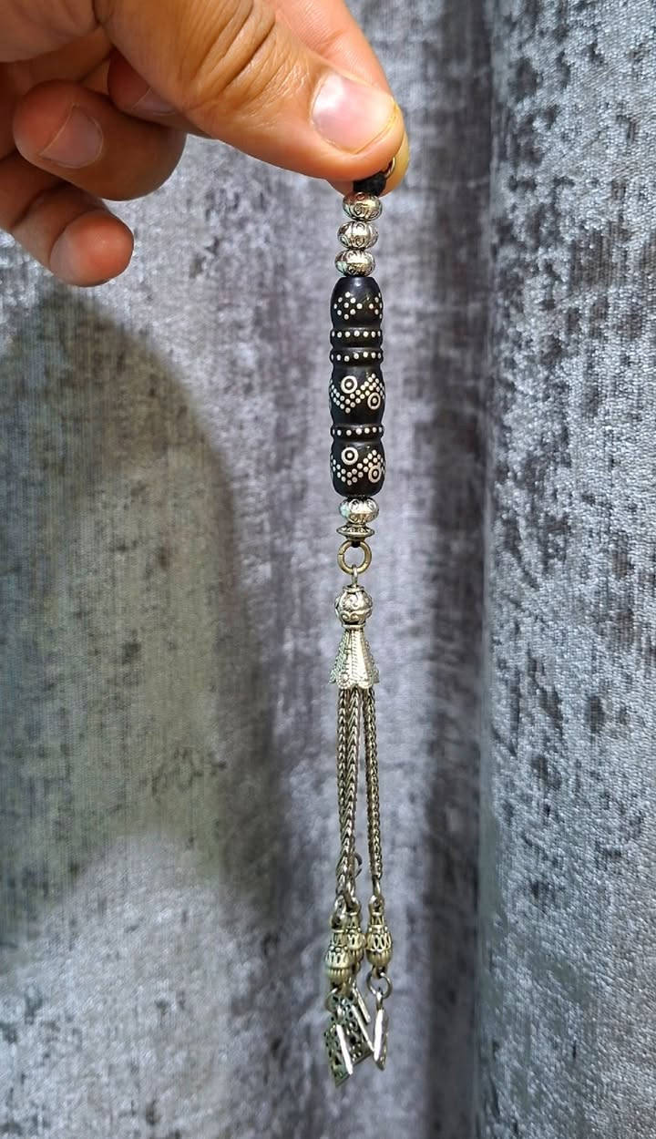 .شاهود  يسر حجازي مكاوي قديم . 
. دك عين وزنجيل  6 عيون 👀 نضافه تامه. 
. طول شاهود. 3 سانتيم و 7 ملم  .
                  
………… تواصل خاص السعر والتفاصيل 
او تواصل واتساب او على رقم ***********

مكاني الناصرية الحبوبي مركز المحافظة 
يوجد توصيل كافه محافظات العراق. 🚛
