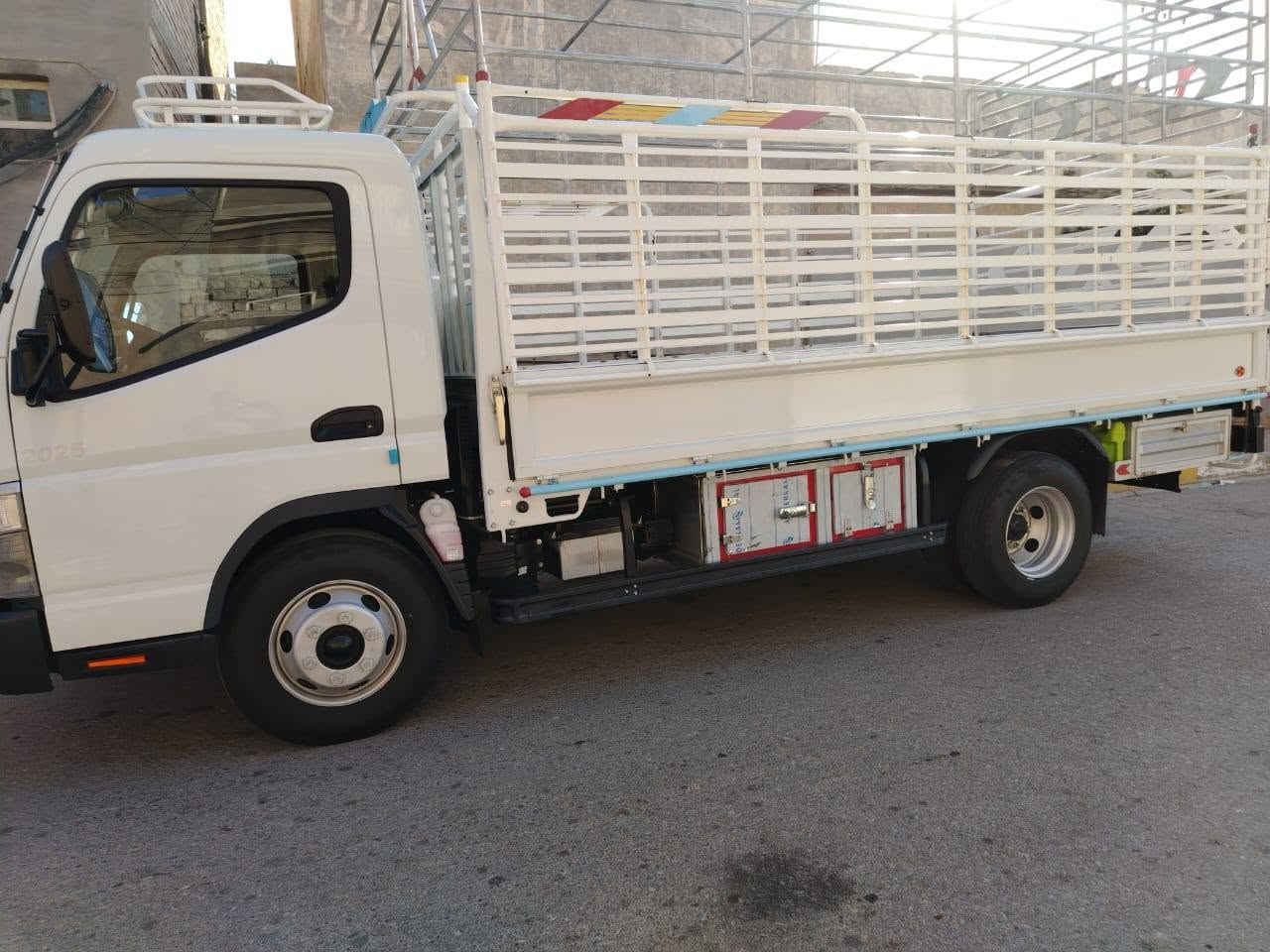 السلام عليكم
اليدور جدبد كنتر موديل ٢٠٢٥ 
ماشية ٢٤ ألف كيلو متر فقط 
سياره مكفولة من الدعامية للدعامية 
رقم بغداد بأسمي ، محجر كركوك كاكا بشتوان 
تخم اطارات ١٧،٥ برجستون ياباني
سبير ما نازل دوشمه جديده 
ثلاجة صندوك، تانكي كاز ١٧٠ لتر 
العنوان ديالى 
السعر ٣١٥ وبيها مجال 
الهاتف *********** ، ***********
الحاج ابو علي
#مكلف_بالنشر
