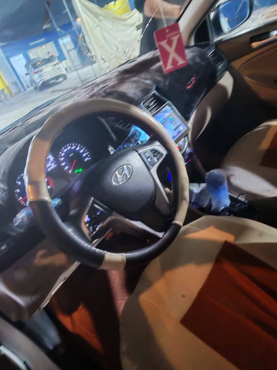 سلام عليكم  اكسنت خليجي ١٦  محرك دوش قطرتين فووول مواصفات محرك كير  تخم تاير بيها صبغ قطعتين بنوراما اشاره مراي كامل سنويه ٢٠٢٨  بأسمي كامله من كلشي تحويل مباشر سياره مال بيت / *********** مكاني لانبار / رمادي
