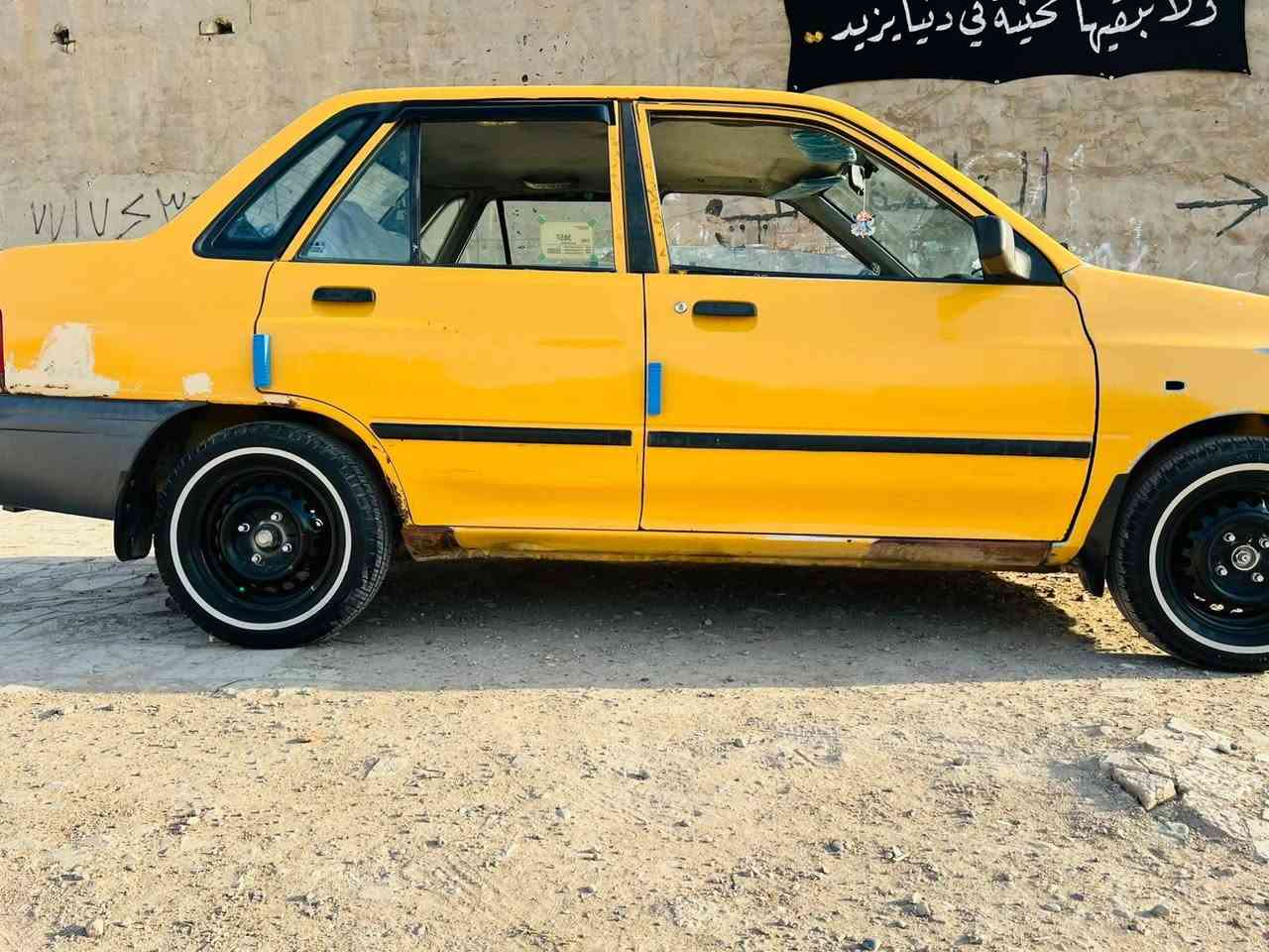 السلام عليكم سياره سايبه للبيع  موديل 2015 مكينه وكير كفاله بيها تعميرات يحتاجله بس صبغ باقي كله كفاله صدره نص عمر سعر 25 $ وبيها مجال الهاتف *********** العنوان بغداد الزعفرانيه
