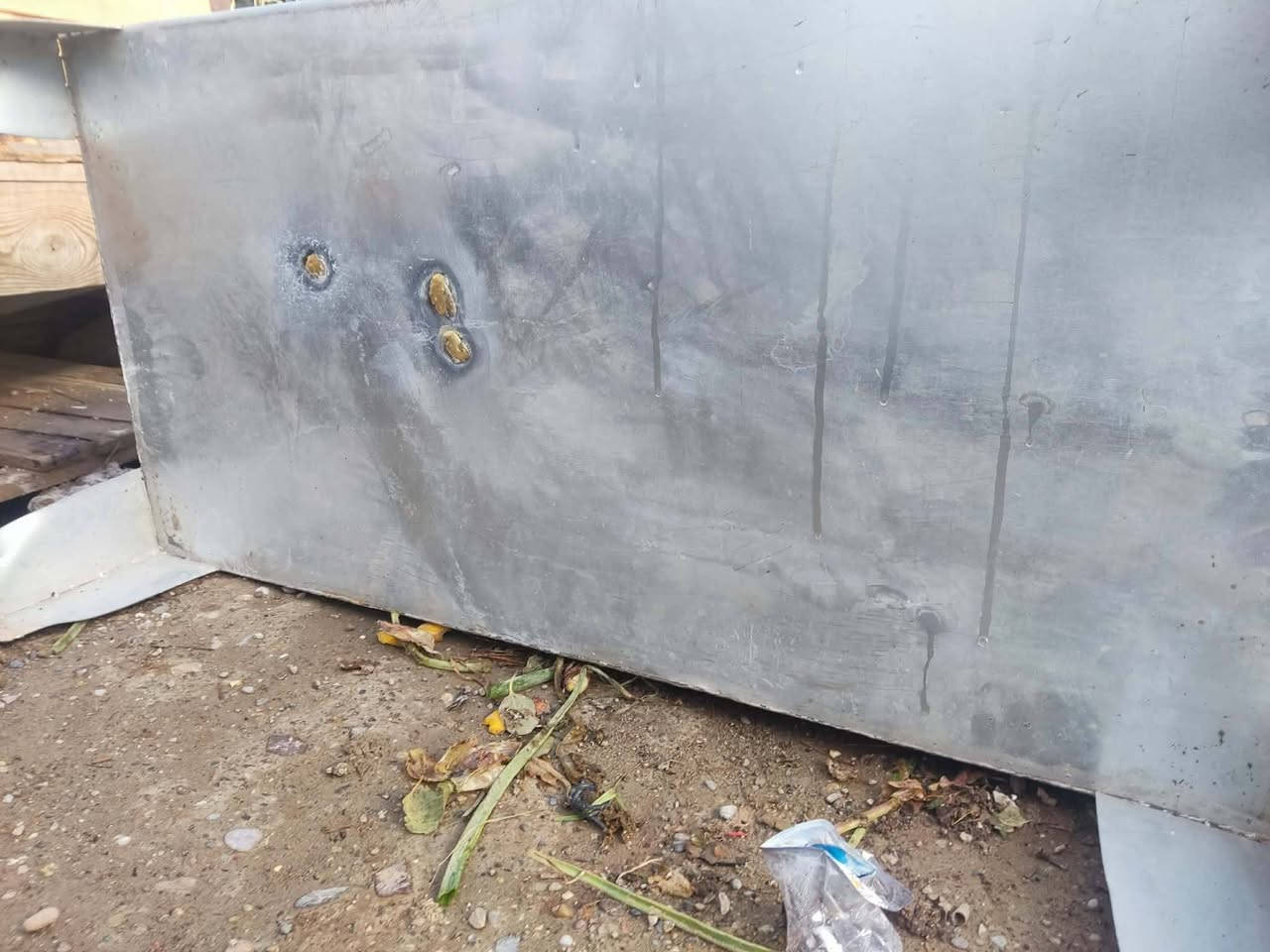 سلام عليكم يوجد خزان نفط للبيع السعر خاص بس مكلف بل نشر الرقم ***********
