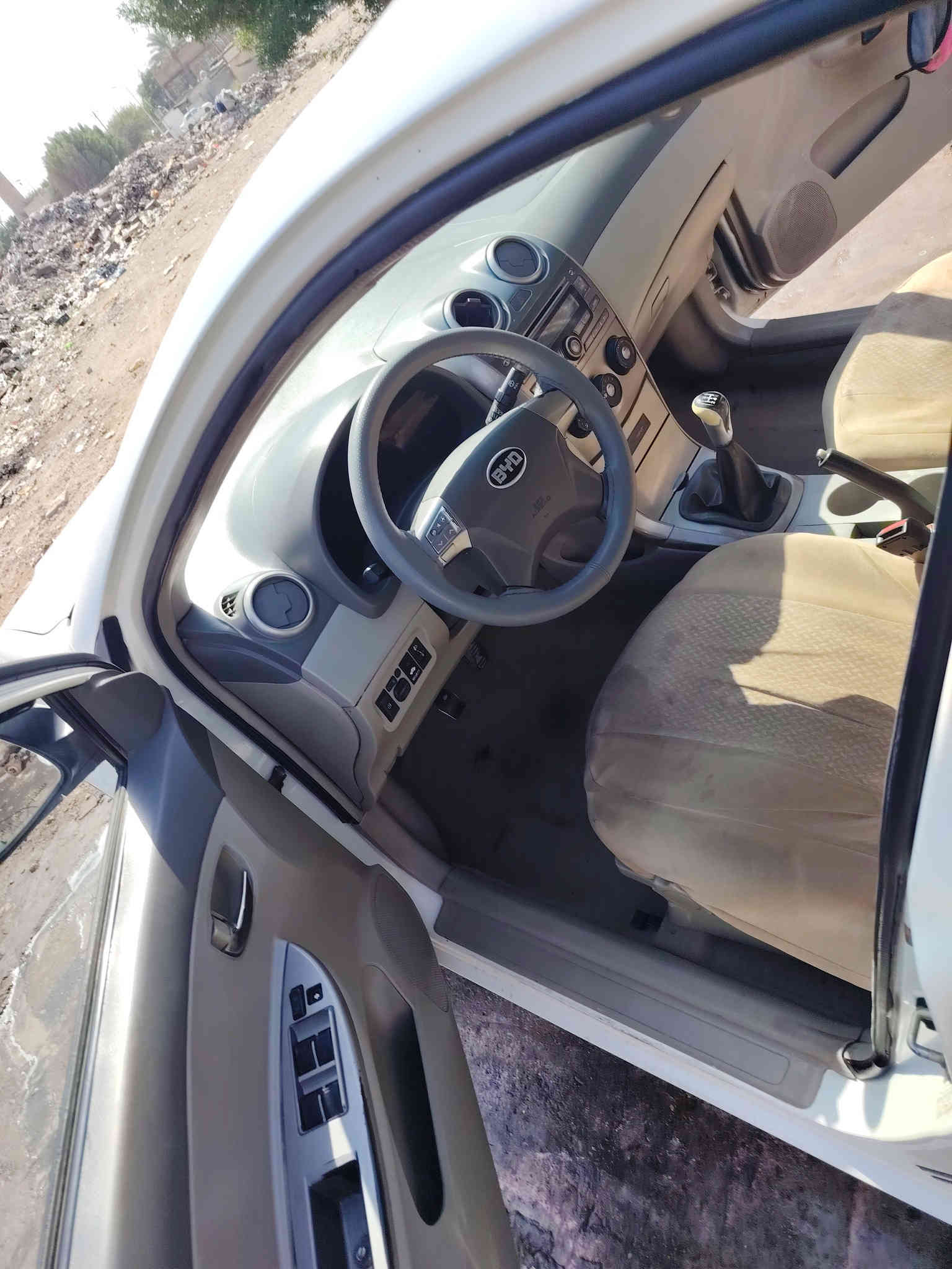 بي واي دي موديل ١٣ كير عادي
فول مواصفات بصم فتحه تحكم كامله اي نقص ما بيه
كير محرك مكفول شرط لا تنقيص ولا تبخير
رقم بغداد بيه بارد بل جاملغ الخلفي باقي كشر لا ضربه ولا معجون سعر ٦٠
 ***********
مكاني بغداد التاجي
