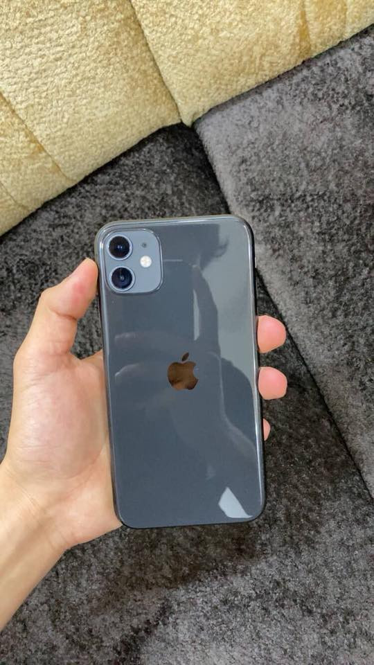 ايفون 11عادي 
ذاكرة128 
بطارية 100 مبدل بطارية فقط 
تك الجهاز نضافة 
99/١٠٠
جهاز شرط من اي خلل كلو شغال سعر ٢٣٥وبي مجال قليل
تواصل خاص او تصال عل رقم 
*********** 
***********
