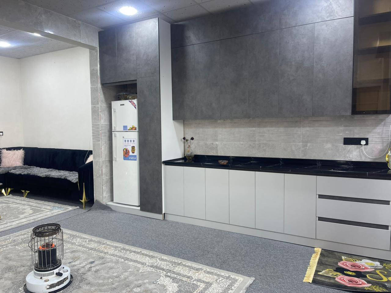 سه رتا به ناوى خواى گه وره و ميهربان
سلاو كريارانى به ريز 

ئه م خانومان لايه بوفروشتن مساحه 110متر 

كامل خه داماته فرعى 20متر 

پيكها توه له دووژورنوستن+هول+ميوان +متبغ گه رم +مشته ملأت +ژوورى له سه ره وه 

خانويكى زورباكو خاوينه فول كاشيه 

به كواليتيكى زورجوان و سه رده ميانه دروست كراوه 

هه روه ها كه ونته رو موبه ريده ى له گه ل خانوه كه يه 

نرخى 45مليون ومعمله 

عنوان كركوك بنجاعلى نزيك جامع على زه نگه نه 

بوزانينى زياترپه يوندى كن به م ژمارانه ى لأى خواره وه 

***********//***********

ياخود سه ردانى نوسينگه كه مان بكن 

نوسينگه ى زه نگه نه
