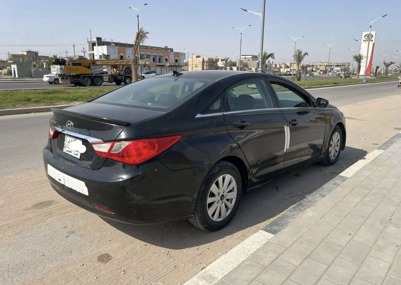 سلام عليكم من رخصت الادمن سوناتا ٢٠١٣ امريكي
جاملغ وبنيد عكس السايق مبدلات ..
وباب السايق مبدل ..
 محرك ٢٤٠٠
سنوية ل٢٧ تحويل مباشر مواصفات عادية كشنات تدفئة ، تحكمات ستيرن ، مرايات شفط ..
السعر 88
رقم الهاتف 
***********
