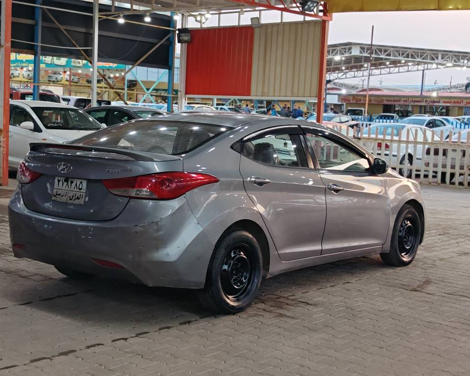 سلام عليكم
النترا 2012 خليجي 
بيها مكانات صبغ 
محرك 1600 دوش 
تبريد شغال منضومة جديدة 
حدادية جاهزة 100% 
رقم اربيل باسم شركة 
تحويل ووكالة مضمون 

السعر 88 وبيها مجال بسيط
مكاني نجف *********** النجف, العراق
