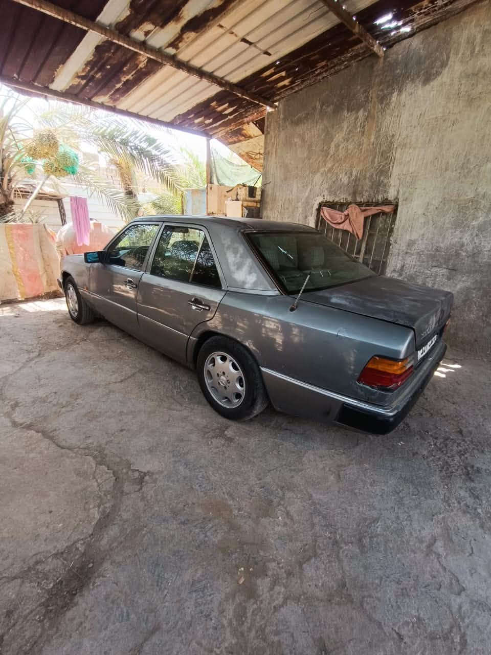 سلام عليكم مراسدس دب مديل 1991 مكينه 300 بطه حداده جديده تخم تاير كير جديد اكسن جديد سياره جاهزه فقط تبربد ففط غاز سنويه تنتهي 29 رقم نكليزي رعيه يمي تحويل مباشر سياره بلاديه لا صبغ ولاشي بيه جراد السعر 40 وبيه مجال قليل مكاني بصره قرنه بني منصور ***********
