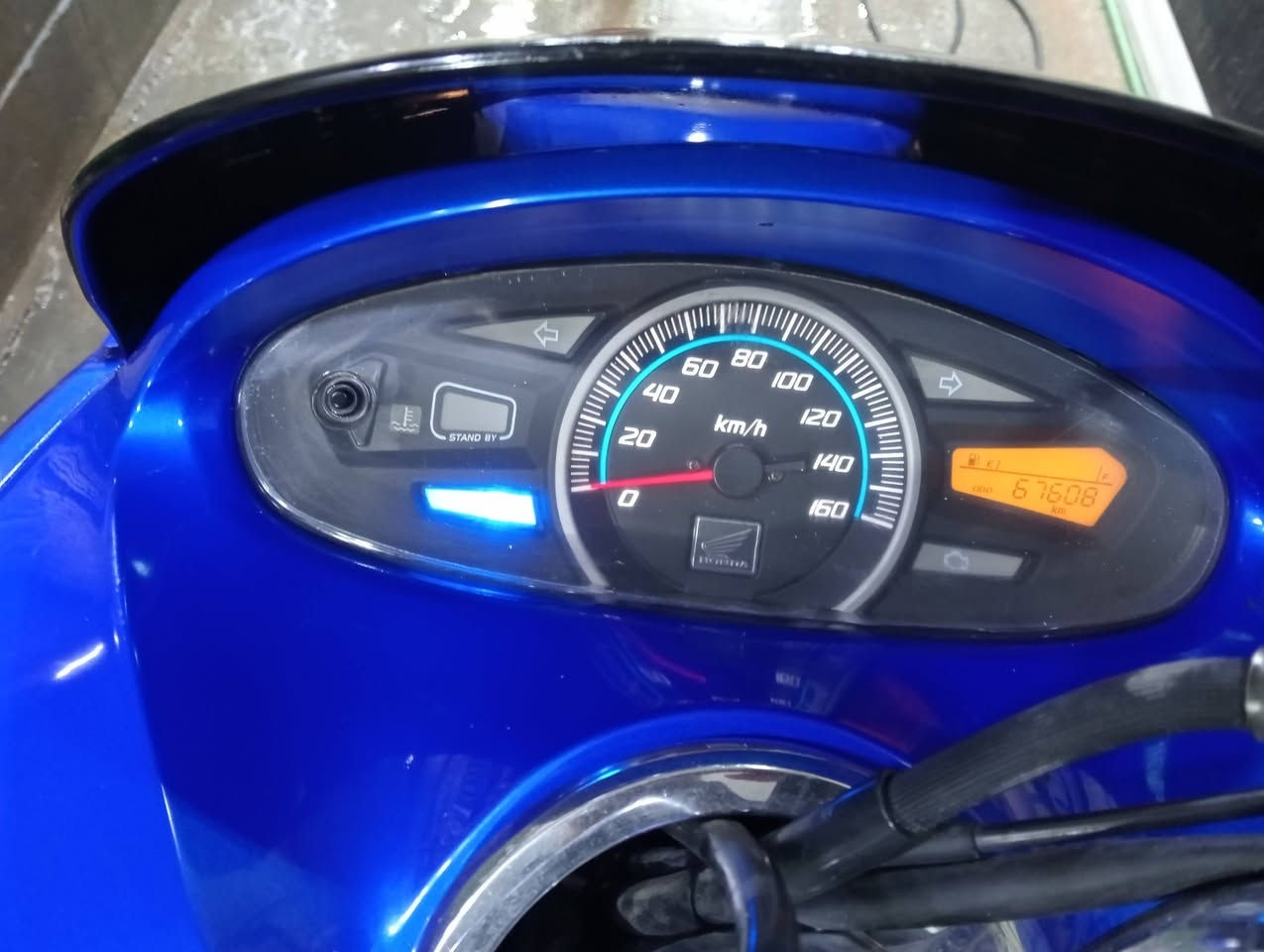 السلام عليكم شباب دراجه بي سي اكس للبيع نظيفه وحلوه اوراق كامله مكان بغداد موجود هذا رقمي كهربائيات كلها شغاله حساسات شغاله مكان سبع قصور هذا رقمي موجود كل وقت/ ***********/ السعر 1300 ويا مجال
