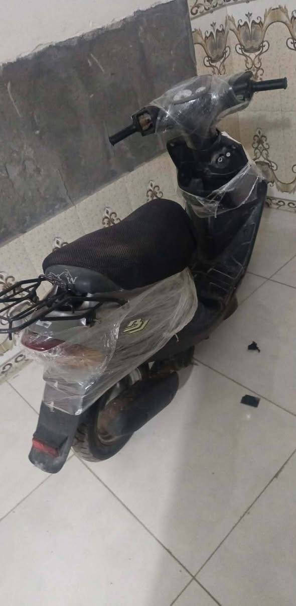 للبيع دراجه تسعه نضيفه سعره 200 رقمي *********** مكاني لبصره حكيميه
