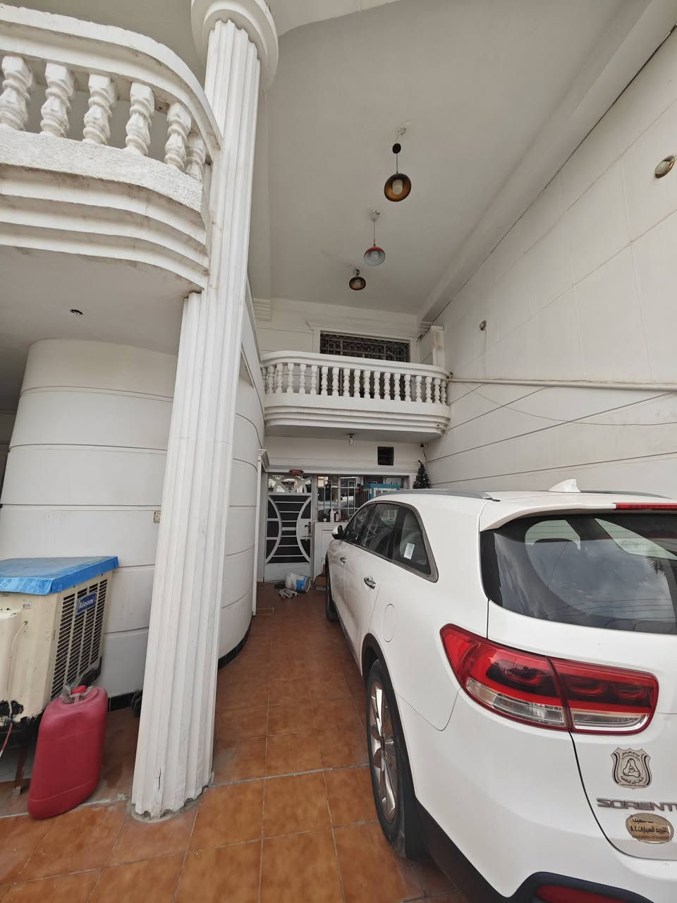 بيت للبيع في البنوك 200م واجهة 8 غرف نوم عدد 4 صحيات 5 منظومة طاقة شمسية 70 امبير بسعر مناسب للاستفسار الاتصال على ***********
