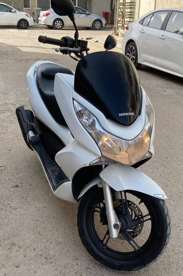 مراوس 
جيل الاول ياباني 150محرك بلاديه


**إذا كنت صاحب هذا الإعلان وتريد حذفه لأي سبب، رجاءا أرسل رسالة إلى الدعم الفني**