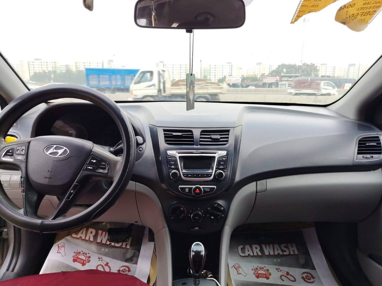 اكسنت 2014امريكي
محرك 1600جي تي
سياره سنويه بسمي 
سياره خير من الله 
ب85 وبيه مجال 
***********
