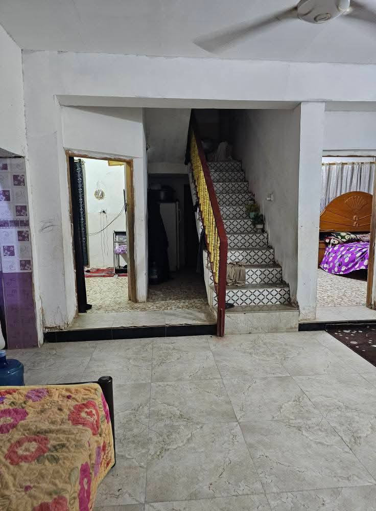 بيت للبيع مساحه 150 قرب مدرسة الإمام علي (ع) . على شارع عشرين متر 

للاستفسار الاتصال على الرقم التالي 
***********
