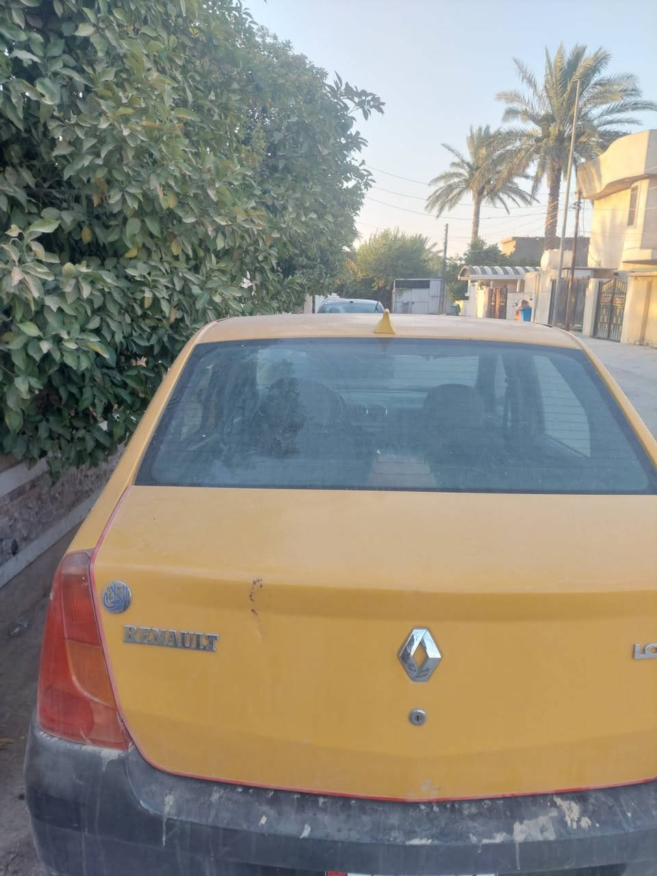 رينو ٢٠١٤ تكسي لوكان للبيع سيارة جاهزة من جميع النواحي السعر ٤٥ وبيها مجال مع العلم ورثة والكل موجودين وتحويل مباشر رقم تلفوني *********** بغداد عويريج الحي العسكري مقابل مخابز باب الأغا سيد اسماعيل الحسني
