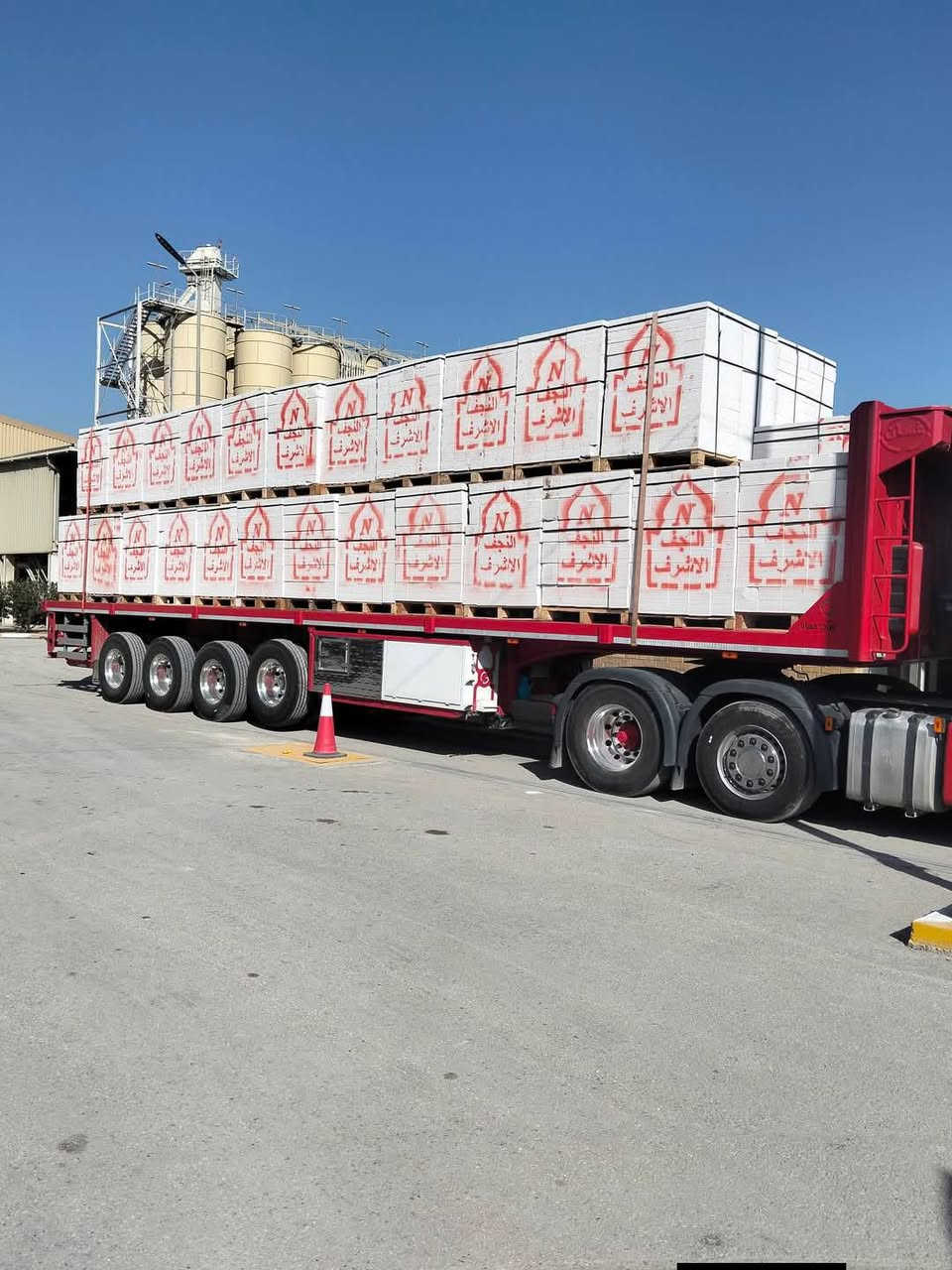 يعلن معمل ثرمستون النجف تخفيض سعار  جمله   لكافة محافظات العراق  ***********
***********      
18×24×60/عدد الكبسه 56قطعه ⬅️يبني 8متر طول بأرتفاع /1متر
20×20×60عدد الكبسه 60قطعه ⬅️يبني 7متر وربع طول برتفاع /1متر
15×20×60⬅️عدد الكبسه /80/قطعه يبني 9متر ونص طول برتفاع /1متر

قياسات طابوق العگاده والتغليف
12×24×60⬅️/عدد الكبسه /84طابوقه تعگد /12متر مربع
10×20×60/⬅️عدد الكبسه 100طابوقه +10طابوقه قياس 20حمايه تعگد 13متر
لاتصال على لارقام
***********
***********
