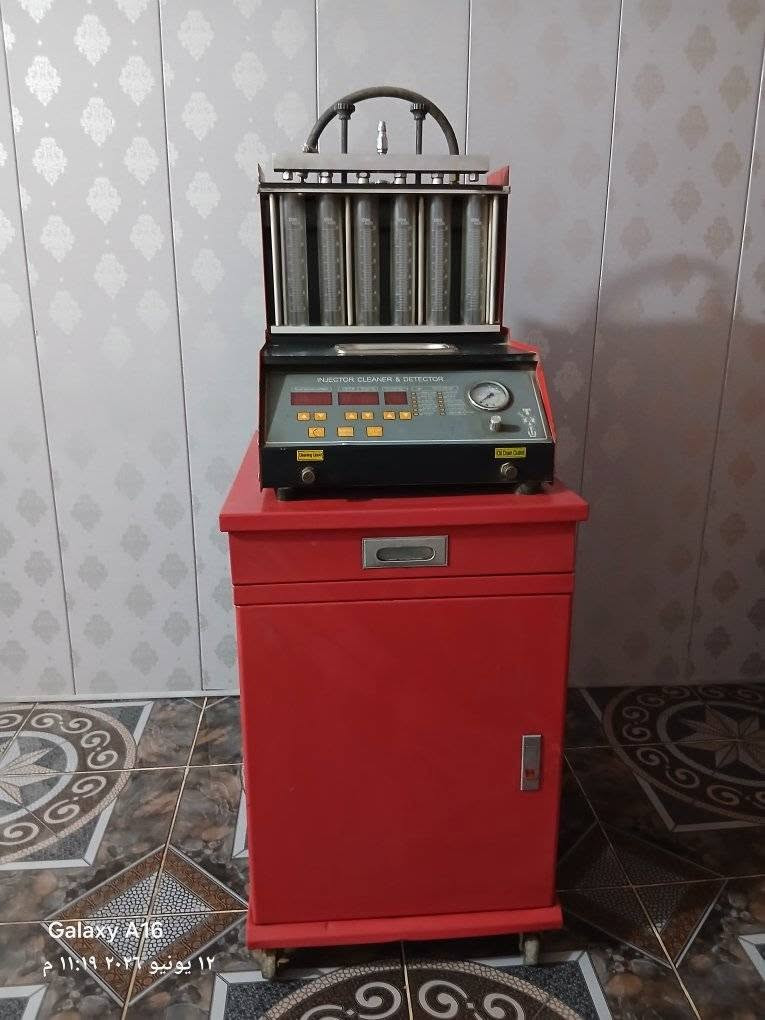 جهاز فحص وتنظيف النوزلات العادي مع غسالة يعمل 12v و 220v تفريغ يدوي الجهاز نظيف وغير داخل تصليح السعر 500الف بيها مجال *********** بغداد

