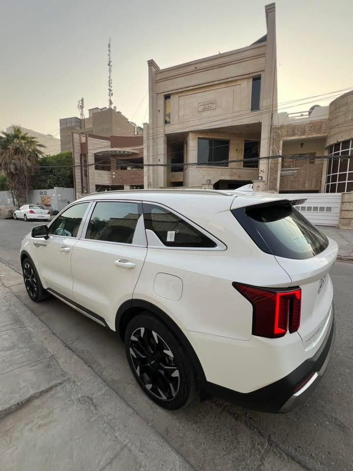 السلام عليكم 
سورنتو 2024 خليجي 
مكفوله كفاله عامه من البارد وصبغ ولشخوط 
6 سلندر 3500 
رقم بغداد الجديد وبسمي
داتشو 
ويل 20 
بصمه 
3 قطع تبريد 
7 راكب 
لد امامي وخلفي 
حساس امامي خلفي 
شفتات ستيرن 
4 انضمه قياده 
اشاره ترحيب 
جنطه كهرباء 
سبير مانازل 
بردات خلفيه اصل 
وبعد المواصفات المعروفه 
ماشيه 20 الف حقيقي 
السعر 310 وبيه مجال للشراي 
الاستفسار (***********)
