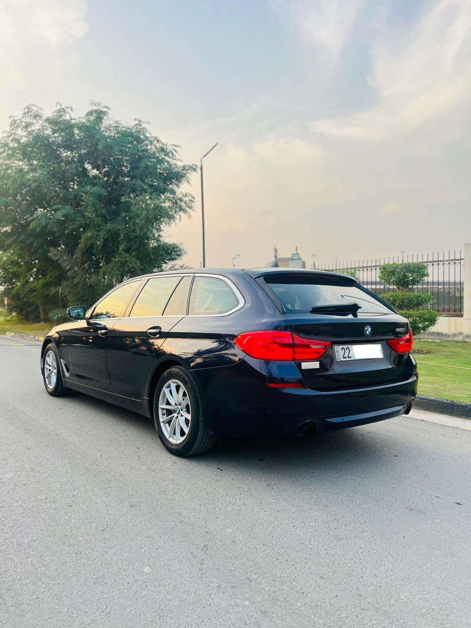 السلام عليكم 
Bmw/520/2018
السعر 148$ 
***********
بي ام دبليو موديل ٢٠١٨ مكينه ٤ سلندر تيربو السياره خليجيه وكلها عربي من شاشه الدشبول لشاشه الاعطال 
داخل جلد قرميدي بلادي ونظيف كلش
شاشه جبيره وماوس تحكم بالشاشه و وسائط ومعلومات السياره 
بصمه وحساسات امامي خلفي بلادي وشغال لايت زنون وعدسات متحركه اصل ترحيب مري ويدات البوب داخل الاناره كلها led بلادي السياره بيها led ابواب ودشبول متغير الالوان بلادي 
كروز سرعه وتحكم ستيرن اوتو ستوب هندبريك دكمه واوتو هولد تبريد ٣ قطع وكله لمس وشاشه ٣ وضعيات قياده نورما وسبورت وكومفورت صندوك كهرباء وبرده الصندوك كهرباء 
بيها بعد مواصفات والسياره نظيفه كلش وع الفحص 
رقم اربيل جديد بأسمي تحويل او وكاله ماكو مشكله 
بيها نص جاملغ امامي وربع البنيد  فقط بدون حادث بدون معجون  بدون ايرباك رش فقط
السياره مكانها بغداد اليرموك 4شوارع
السعر 148 وبيها مجال بسيط
*********** بغداد, العراق
