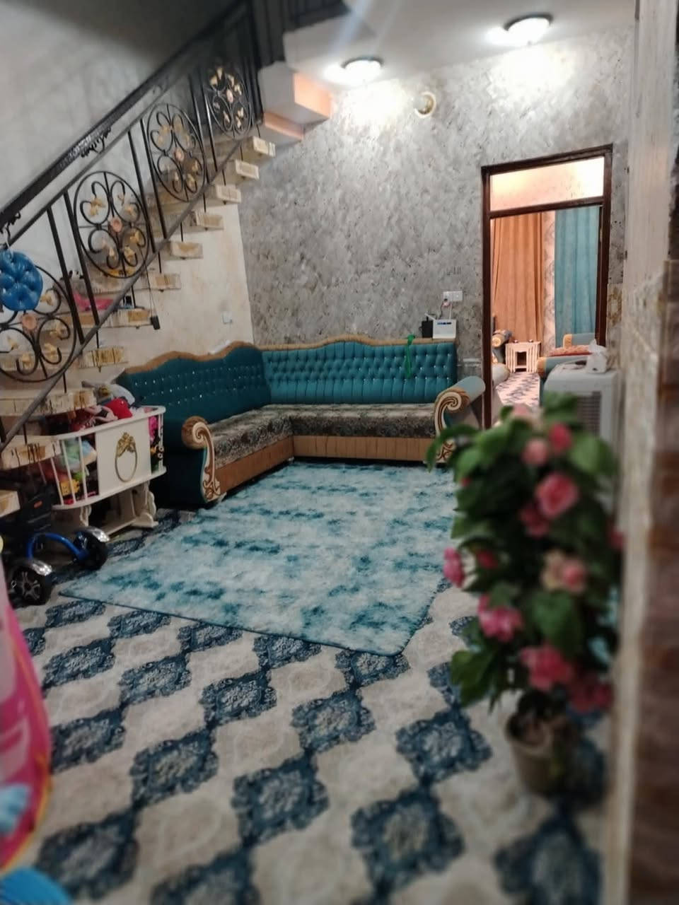 بسبب الوعود الكاذبه بيت للبيع  السبيس بلعابرات مقابيل مدرسة الريان مساحته 125م شارع 20م البيت معروض ب 90 وبي مجال بسيط مستعجل ع البيع للإستفسار  *********** مكلف بالنشر
