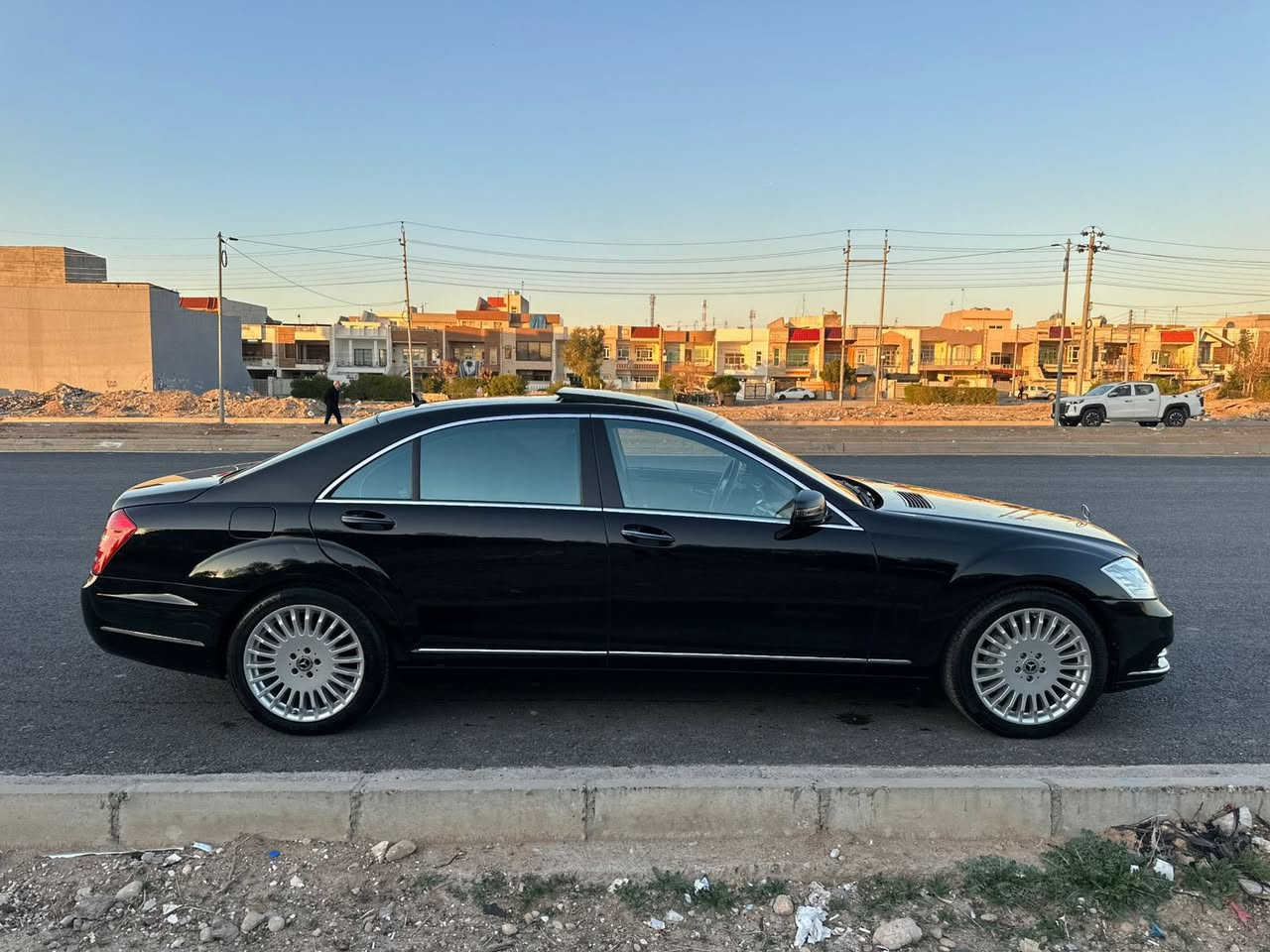 مارسدس موديل2013للبيع المواصفات:S500شاشات3ثلاجه خلفيه 5بصمات كامرات امامي ليلي  كامره خلفي لايت زينون مرايات كهرباء حساسات جكات صندوق كهرباء كشنات خلفي امامي كهرباء و تدفئة وتبريد تدليك المقاعد الاماميه و الخلفيه بردات خلفيه بلاد كهرباء بنوراما على طول القماره تلفون بلوتوث 8سلندر توين توربو ابواب شفط
الممشى:000 74حقيقي
السعر:000 40وقابل للتفاوض
الرقم:***********
***********
