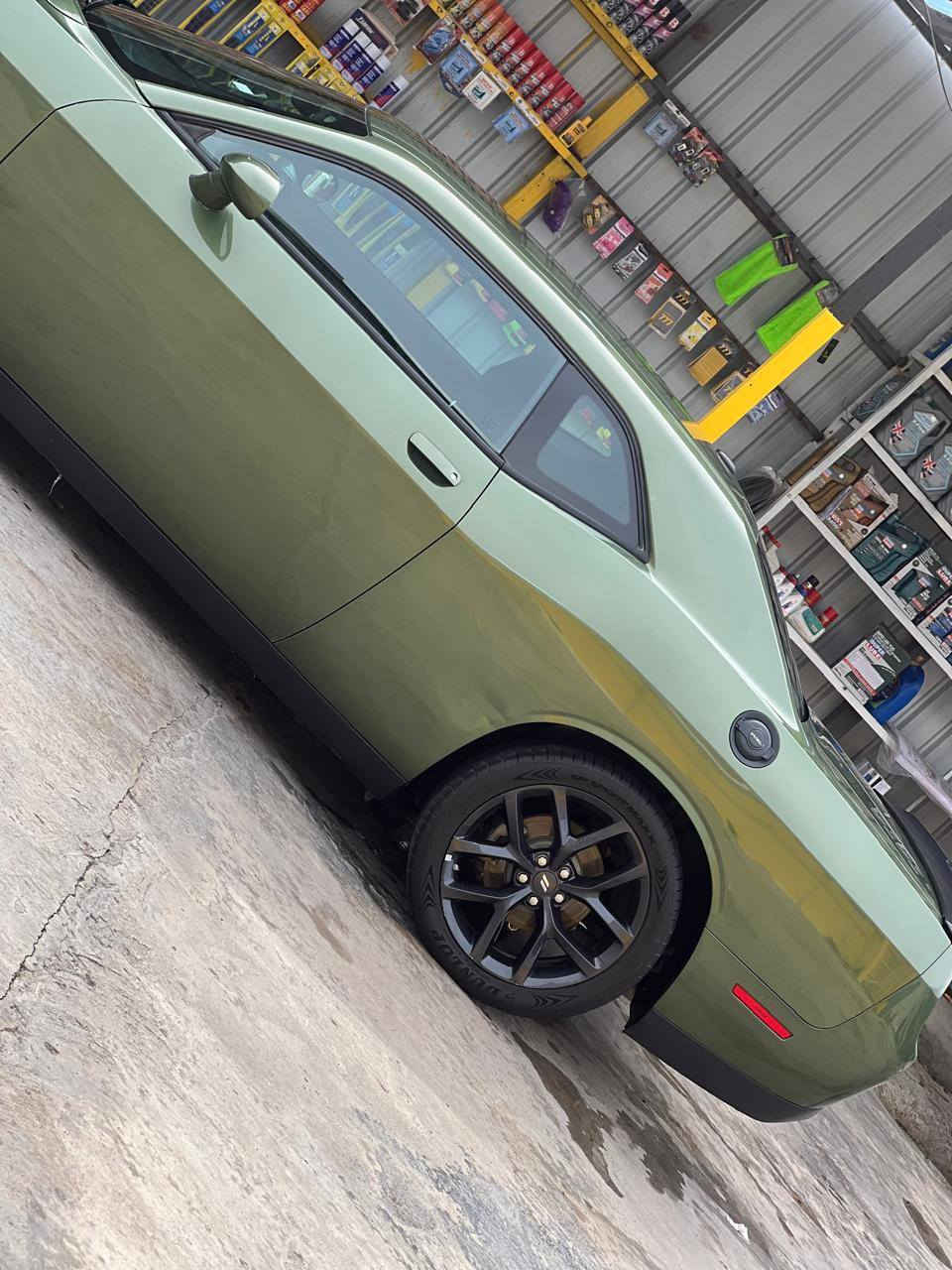 السلام عليكم
جالنجر 2022    6 سلندر.  كربلاء جي تي 
السياره gt 
بيها جاملغ و بنيد فقط سونار موجود 
و الحادث موجود وي الصور بالخدمه 
***********
كربلاء المقدسة سايد فندق البارون 
المواصفات 
بصمه تشغيل 
تشغيل عن بعد 
كشنات مخمل 
حساسات 
كامره خلفيه 
شاشه كاربلي 
شفتات ستيرن 
كرسي كهرباء 
تحكمات ستيرن 
رقم مميز 
السياره خاليه من اي عطل شرط
