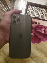 آيفون 12برو نضيف ذاكره 256وبطاريه84جهاز شرق اوسط مبدل شاشه وكامره سعره...