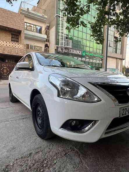 السلام عليكم للبيع فقط نيسان سني 2024 
رقم اربيل تحويل ثاني يوم ماشية 52 KM 
فول موصفات للاخير ام الشاشة البلادية 
وتبريد خلفي و تحكمات ستيرن وحساسات وكامره 
صار عندي بيه طخه خفيفه من وره سحبت مكان السبير وعفت الجاملغات ع حطتهن بيهن بس رصعات خفيفه بيه سونار والسونار بالمنشور 
السيارة جديدة جداً معتني بيه فول مناقصه برغي 
سعره 119$ورقه  مكانة بغداد زيونة ***********
