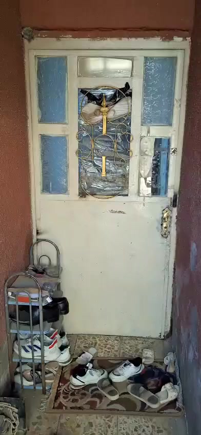 السلام عليكم. (بيع مستعجل )بيت مساحة 100 طابقين قرب السوق الثاني شارع مرطبات العذراء الطابق الاول يحتوي على طرمة وصحيات خارجية واستقبال وهول وصحيات داخلية غرفة نوم منور والطابق الثاني ثلاث غرف نومم

السعر  55
الرقم ***********.
