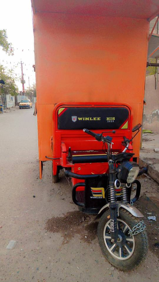 ستوته مطعم متنقل فود تراك 
متكونه من شواية بركر قلايات ثنين ثلاجه سنك تانكي خلاطين عصير جهاز طلبات بطاريات كبار نوع الستوته شبح الجبيره مديل 2025 كلشي جديد وسعر مناسب بغداد, العراق


**إذا كنت صاحب هذا الإعلان وتريد حذفه لأي سبب، رجاءا أرسل رسالة إلى الدعم الفني**