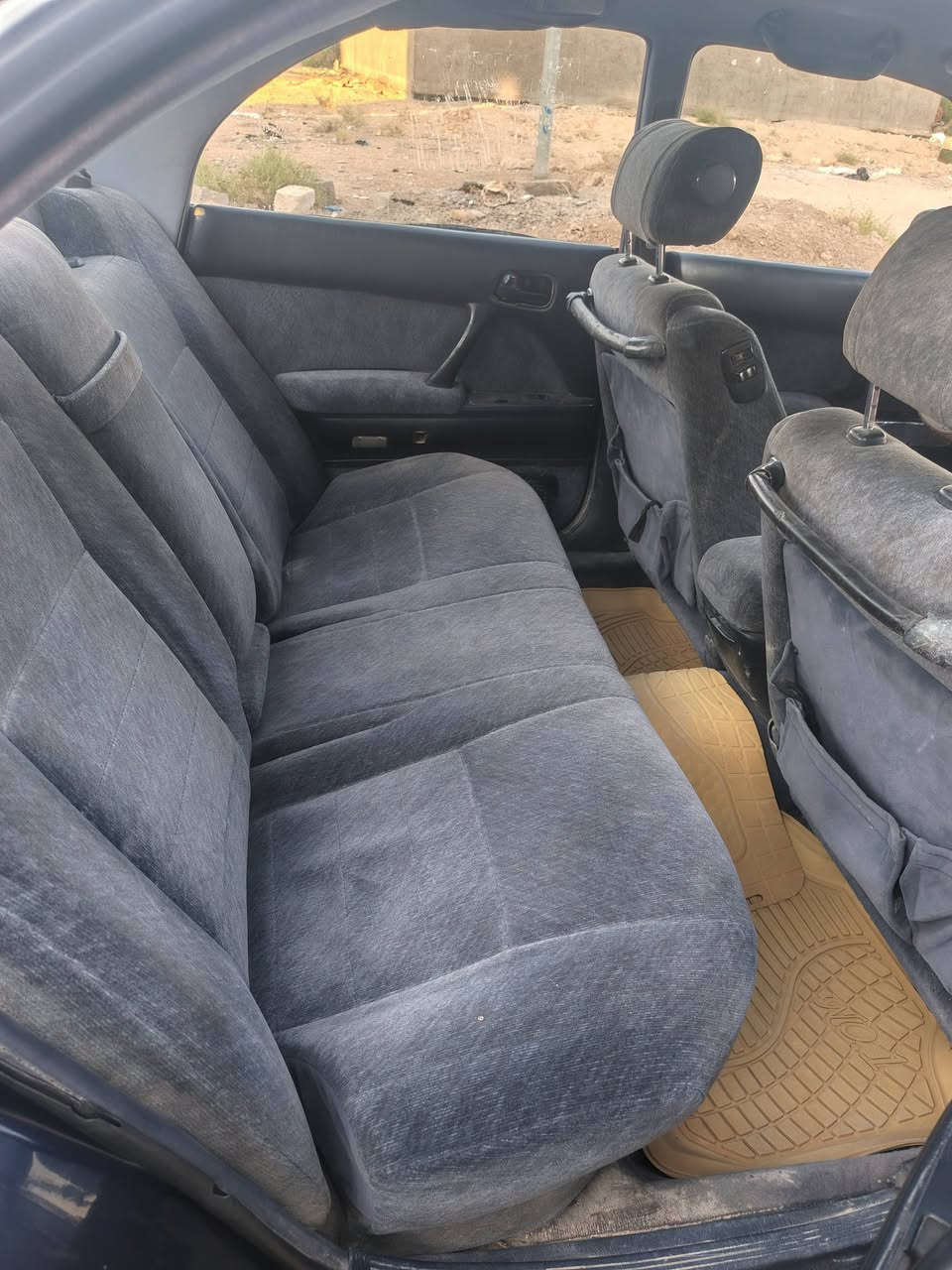السلام عليكم بطه موديل ١٩٩٤فول مواصفات مكفوله من الكصه ونقل الجثة والضربه كير محرك ٢٥٠٠كلش نضيفات تخم تاير جديد صدر خلفي امامي جديد كشنات كهرباء تبريد قطعتين بي نقص بوري فقط مصبوغة جماليه اثر جراد بيها ثلاجه السعر ٤٥قفل مكانها الانبار عامريه الفلوجه رقم الهاتف ***********

