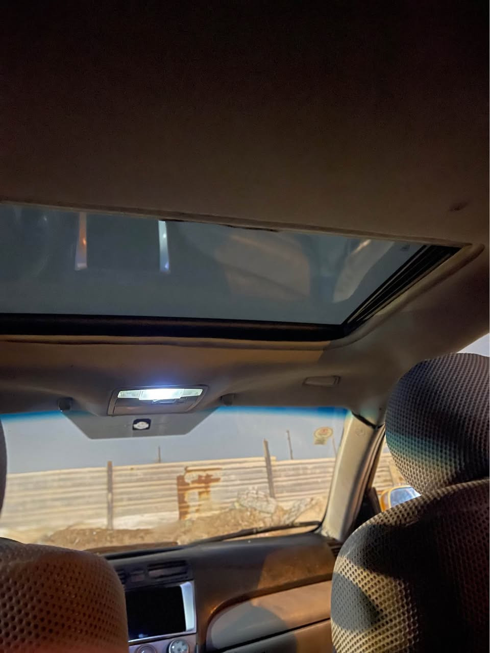 كامري 2007 صفره مصبوغه عام مكفوله من العيب الشرعي (بدون ضربه قويه) مكينه بالكارتون 4 سلندر توها مبدله طابوكه كهربائيات بدون اي خلل تخم تاير نظيف غرفتها جديده 
الگير بي خلل بسيط يمشي وين ما تريد روح بيها لاربيل بس اكو خلل اذكره للشراي و ما يوگف سياره يعني السياره جاهزه للشغل و حتى للسفر 
رقمها ذي قار الرقم القديم تحويل صاحبها موجود مطلوبه هيأة 670الف ذني على المشتري لان انا ناشرها رخيصه و حاسب حساب كلشي سعرها 55 ورقه و السياره خير من الله
رقم اسيا ***********
اثير *********** البصرة, العراق
