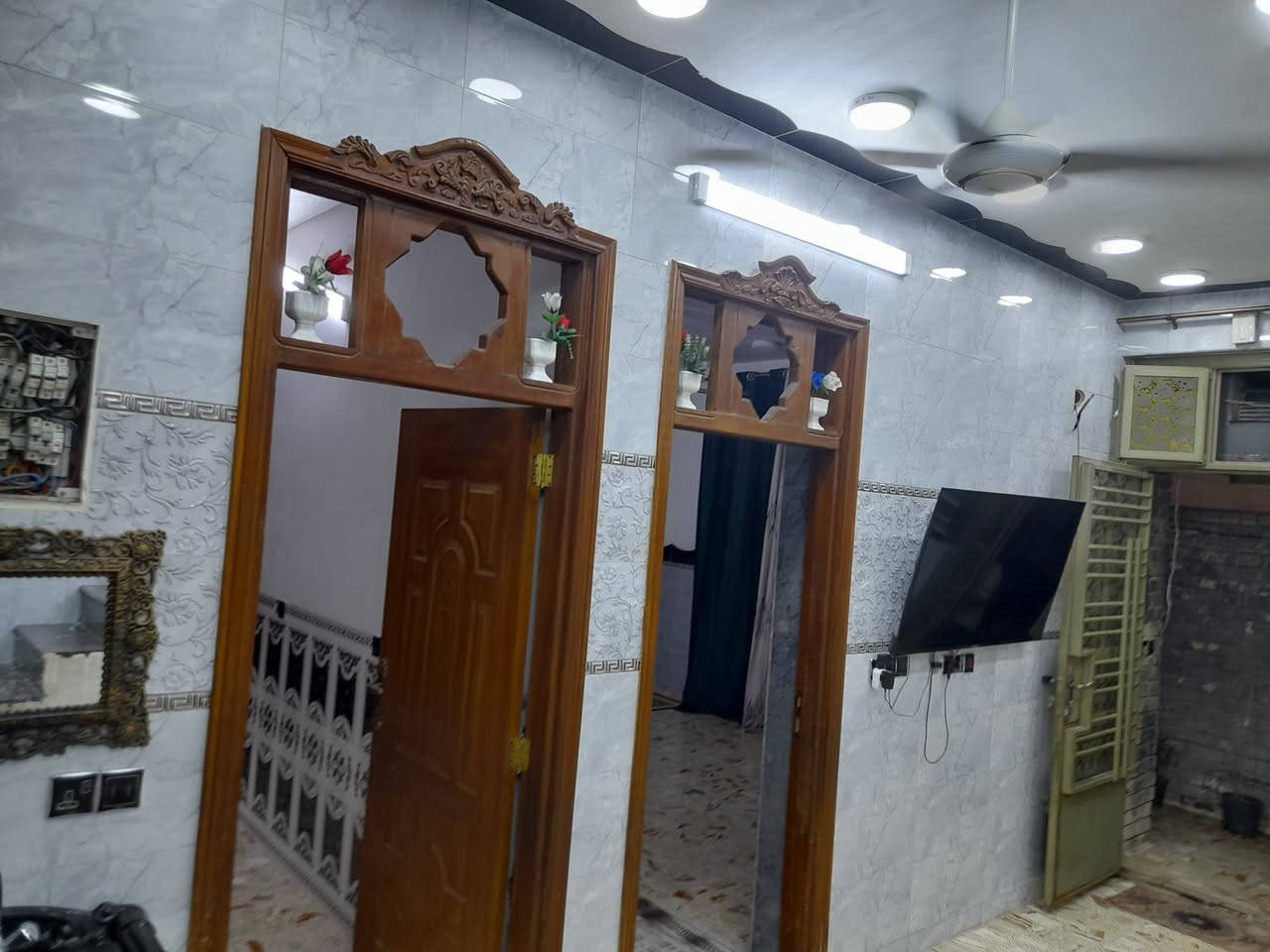 دار للبيع البلديات حي التراث الزراعي طابق ونص مربع بناء حديث مشمول بل التطويب السعر 125 قابل للتفاوض للإستفسار إتصال  ***********
