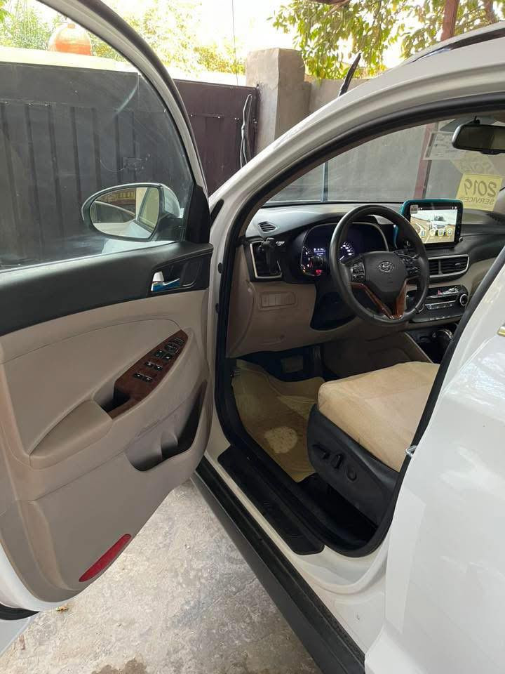 توسان 2019خليجي بوضع الشركه  نضيفة  كلش
مكفوله ع الشركه شرط ترايهه مال زيرو مكينه كير وضع الشركه بعدهه كلهه وضع شركه سياره جديده مواصفات 
بانوراما طكتين
كشنات جلد لونين 
بصمه تشغيل 
بصمه ابواب 
لايت خمس عدسات 
لايت عند لستداره 
بكلايت آيل ايدي 
خمس ويل كب 18 
شاحن واير لس 
دبل كشن كهرباء 2
تبريد قطعتين 
لد نهاري 
داخل صاج 
دبل تحكم ستيرن 
ستيرن صاج 
كامره خلفي دواره 
وحساس خلفي 
شاشه كبيره 
3انضمام قياده 
عادي وسبورت ونورمان
ترايش نيكل
مري شفط 
يدات ترحيب 
دوسات نيكل 
مكينه 2000 دوش 
السعر 195 وبيها مجال كلش بسيط 
وباقي مواصفات معروفه رقم بغداد دولي جديد بسمي هزه وسنويه ورقم جديده قبل 4 ايام سويتهن 
 هـ . ***********مكاني بغداد الدورة
