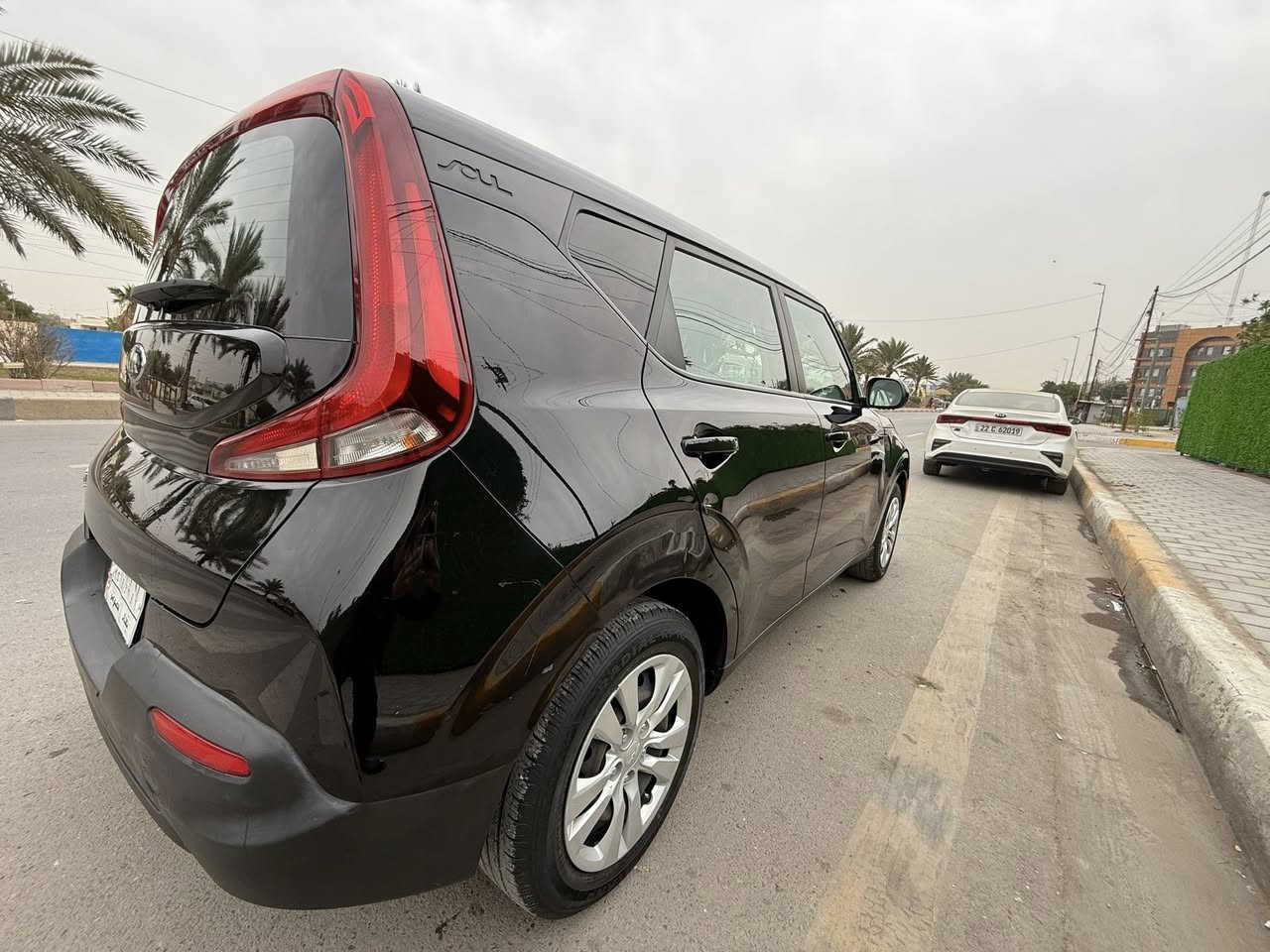 سلام عليكم للبيع او مراوس حسب القناعة كية صول مديل 2020 حادث بنيد فقط سيارة جديدة نص فول شاشة كامرة وبعدموصافات سيارة كاملة جديدة رقمي *********** شراي يتصل ويدللل
