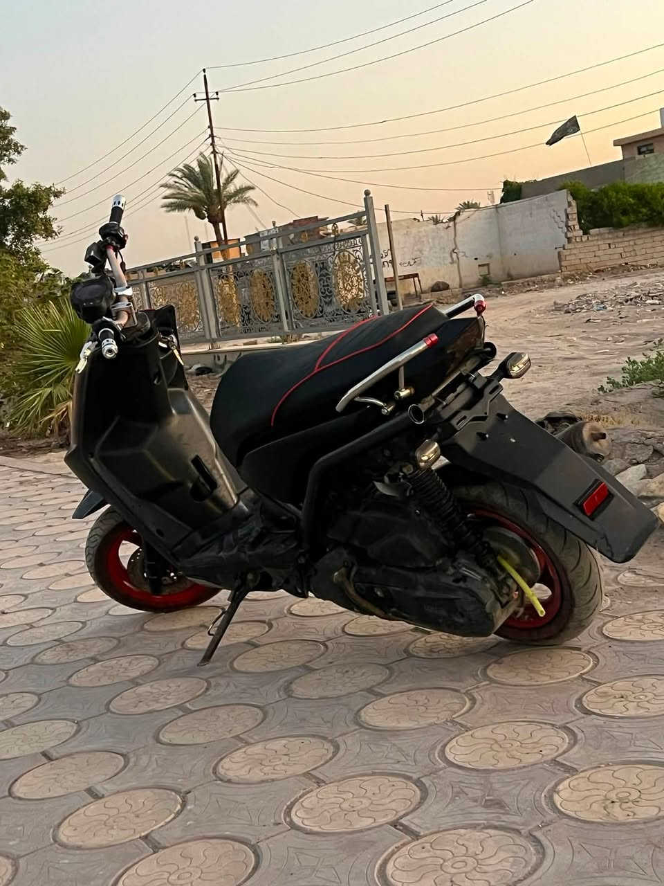 السلام عليكم 
سنكنس جبلي للبيع 
دراجه جديده و مابيه اي نقص مكينه خير من الله و كهربائيات كله شغلاه و ما نقصه اي شي السعر 900 و بيه مجال 
***********
