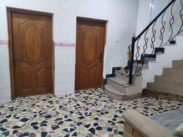 ♕ بسم الله الرحمن الرحيم اللهم صلِّ على محمد وآل محمد ♕

🏠  دار للبيع طابقين 

🌐 :  الموقع حي الحكم قرب مدرسة الحبوبي 

 📐 : المساحه 100

🌳:  مقابل خدمات 

/////  تفاصيل اكثر /////

الطابق الأول  /كونكريت مسلح سنة البناء ٢٠١٢ يحتوي المنزل على   غرف عدد2+ صاله + مطبخ +استقبال + منور عدد ٢ + حمام داخلي وخارجي

الطابق الثاني
عكادة سنة ٢٠١٦ غرفه كبيرة سويت + هول داخله + تواليت فقط

💰 السعر 95 مليون مع المجال 

 📲 للاستفسار الاتصال على الرقم 

 📞 ‏‪0788 251 8491‬‏  واتساب 

✨ لــن تـکون وحـيداً ابـداً مع  الــ مهيمن  للعـقار ✨
