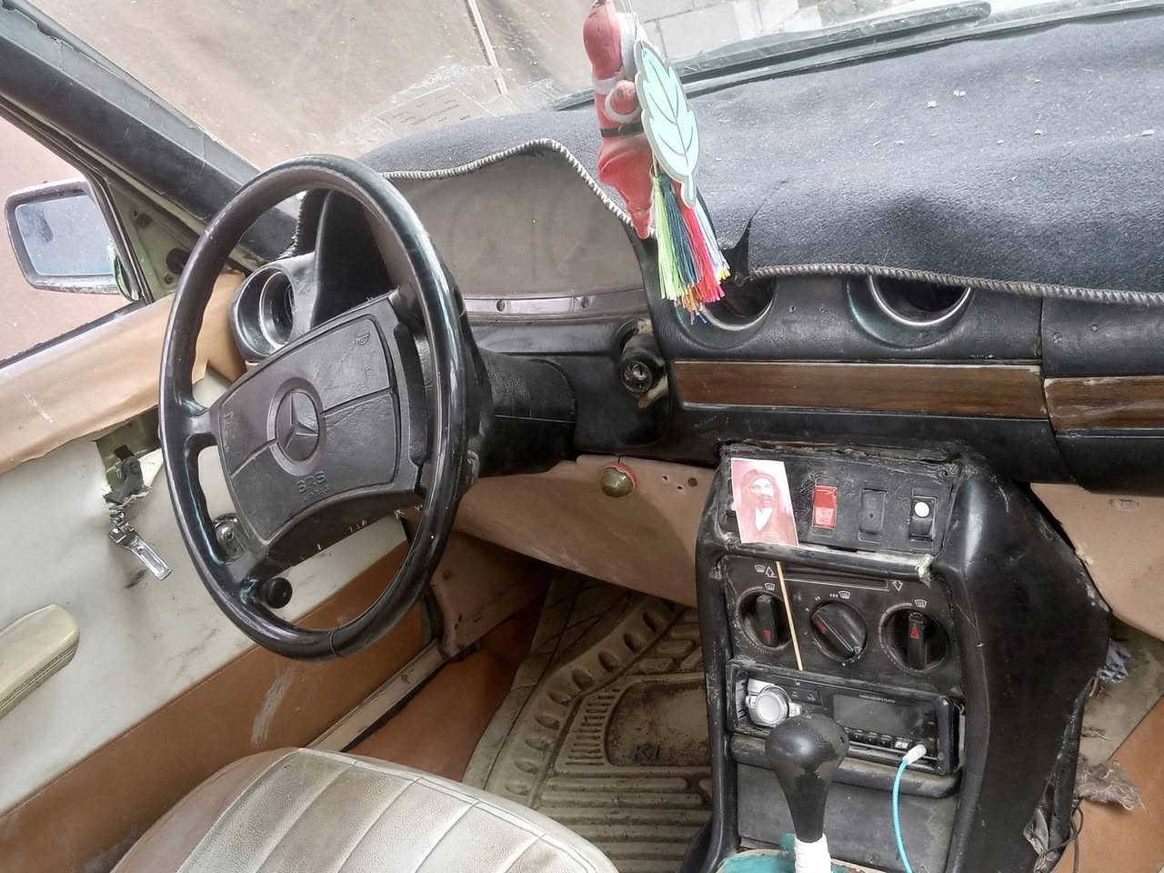 لبيع
مارسدس ابوا جحيل لبيع سنويه لناهيه ٢٧
مديل ٨٤
مكينه كير حداديه خير من الله تخم تاير جديد
رقم انكليزي نمرته ميسان 
مداور ثاني يوم 
لاستفسار ***********
السعر 24وبيه مجال حك جيه
