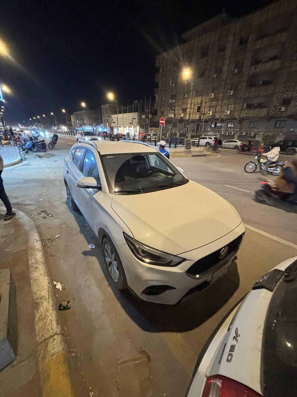 موديل ٢٤
نص مواصفات 
بيها بارد بالجاملغ عكس سايق الباقي كفاله 
سياره باسمي مكان كربلاء 
سعر 20 مليون بيها مجال 
***********
***********
