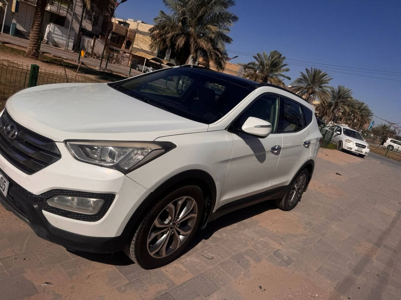 السلام عليكم
سنتافي موديل 2014  
السيارة فول مواصفات واحد ع واحد 
مكينة 6 سلندر 
3 قطع تبريد
7 ركب
بصمة فتحه
اشارة ترحيب 
مري شفط
كرسي كهرباء
سايد بريك دكمه
بيه فقط صبغ  كارت مقدار ٤ اصابع بالبنيد اثر طخه بسيطه 
السعر وبيه مجال بسيط   185
مكان السياره  نجف
لتواصل على رقم ***********
