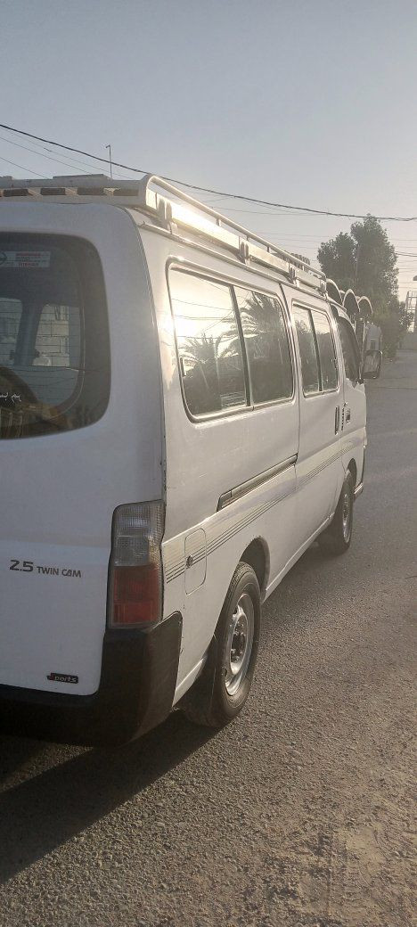 نيسان ناصي موديل ٢٠١١ رقم ديالى انكليزي للبيع مكينه مكفوله قبل ٤ اشهر مجفتها بيها صبغ بالبجم وخلف التأير الخلفي بالطويله السعر ١٠٥ وبيها مجال .. بيع او مراوس بكيا حمل 
للاستفسار الاتصال 
***********
***********
