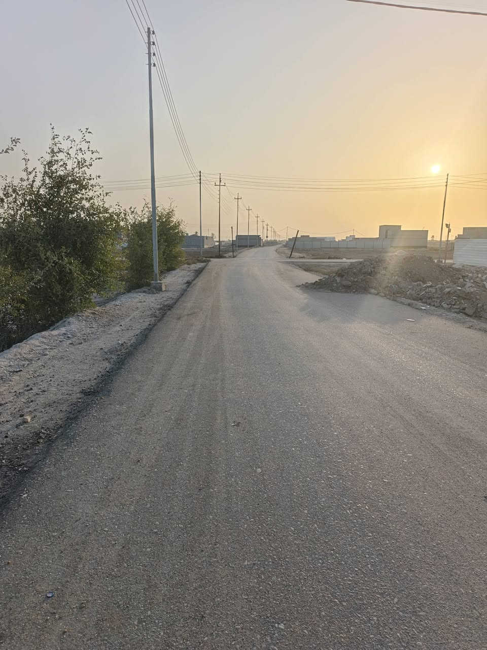 قطعه للبيع باب الهوا الجزيره الرابعه مساحه ١٢٣ ماي كهرباء تبليط سد٢٣
السعر 19.....***********
