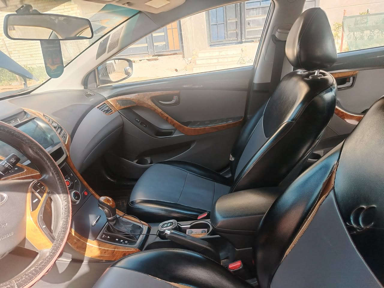 النترا 16 امريكي .
ضررها جاملغ امامي ايمن مصبوغ بدون تبديل ، ورشه فقط خشم الجاملغ الايسر .
وبارد كلش خفيف بالبنيد .
ماشيه 128 ، داخل صاج ، كشنات جلد ، تحكمات جهتين ، اشاير بالمري .. شاشه ، كاميرا .
باسمي / مكانها بابل / الاسكندريه .
السعر 112 
رقم : ***********
