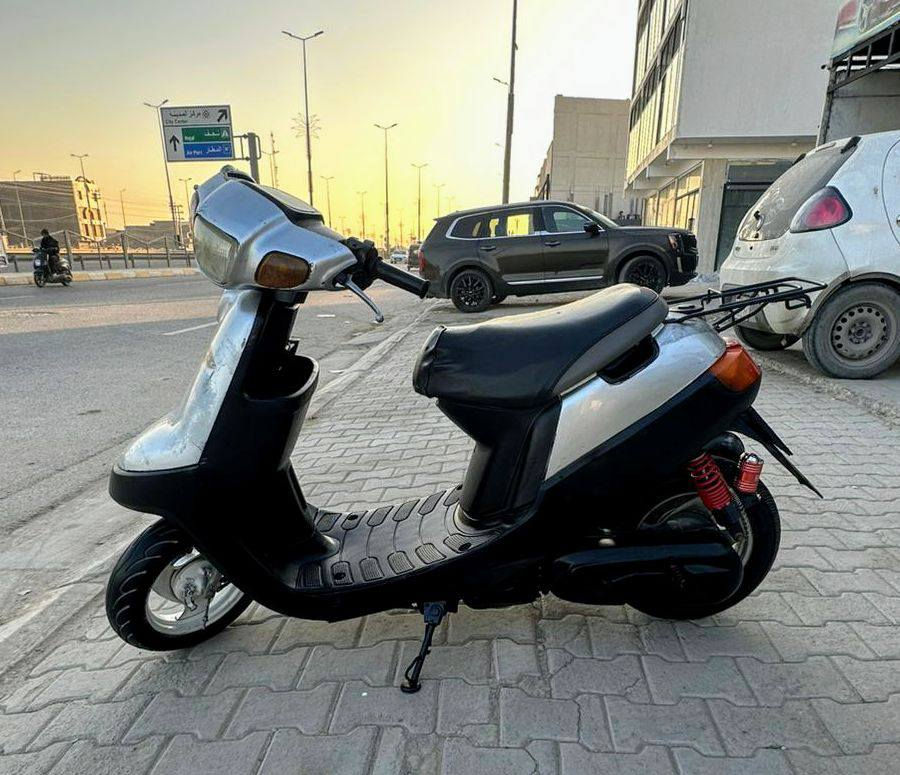 سلام عليكم درأجه بطه للبيع مديل 1999 كهربائيات كلها شغاله سلف شغال كفرات أصليه مفتوحه مره وحده تجفيت كله أصلي شلعه معدل دبل خلفي جديد هوى زوج تايرات جدد درأجه نكره ألسعر ( 225 ) بيها مجال قليل مكاني كربلاء شارع ألحولي  للستفسار أكثر *********** وآتساب موجود 💎
